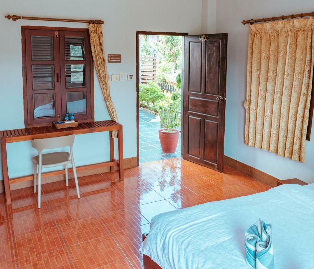 Mao Phasok Riverside Guesthouse Luang Prabang Exterior photo