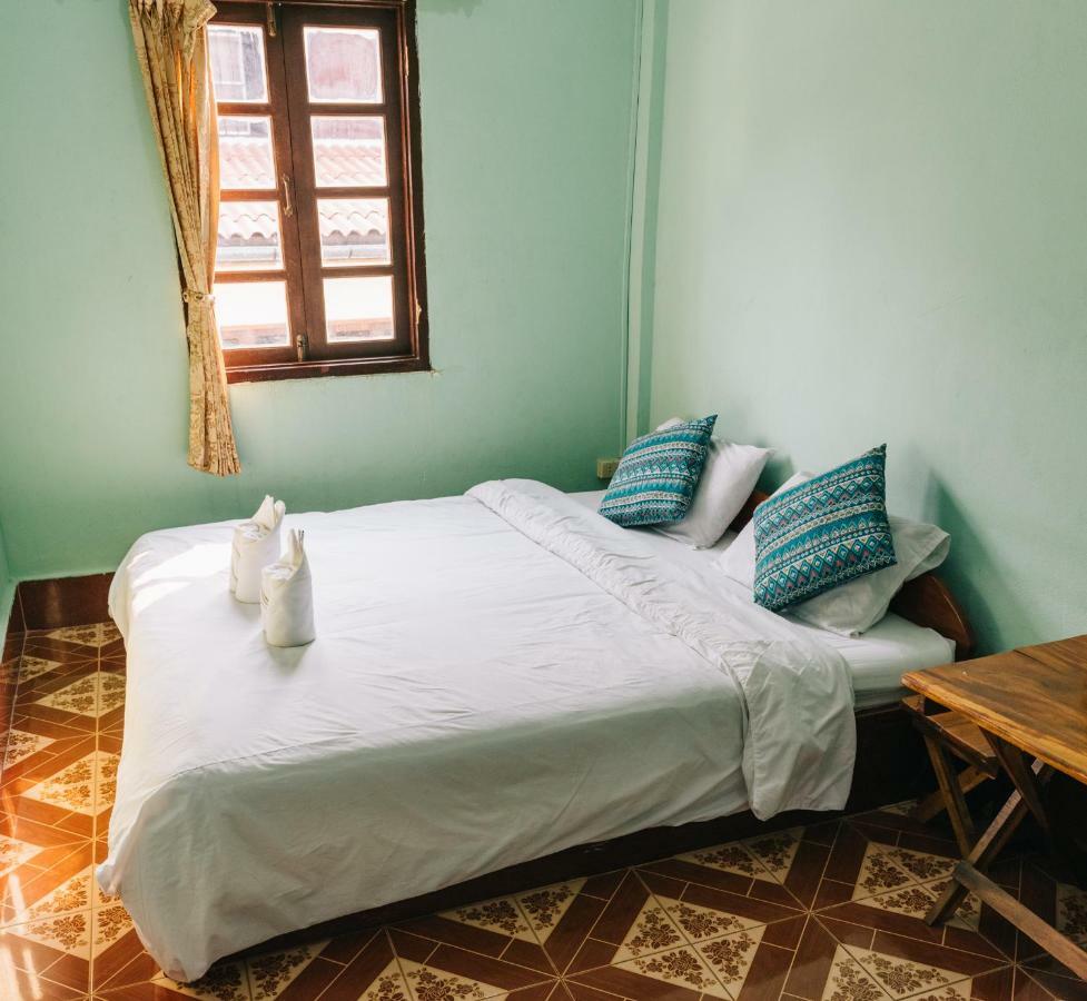 Mao Phasok Riverside Guesthouse Luang Prabang Exterior photo