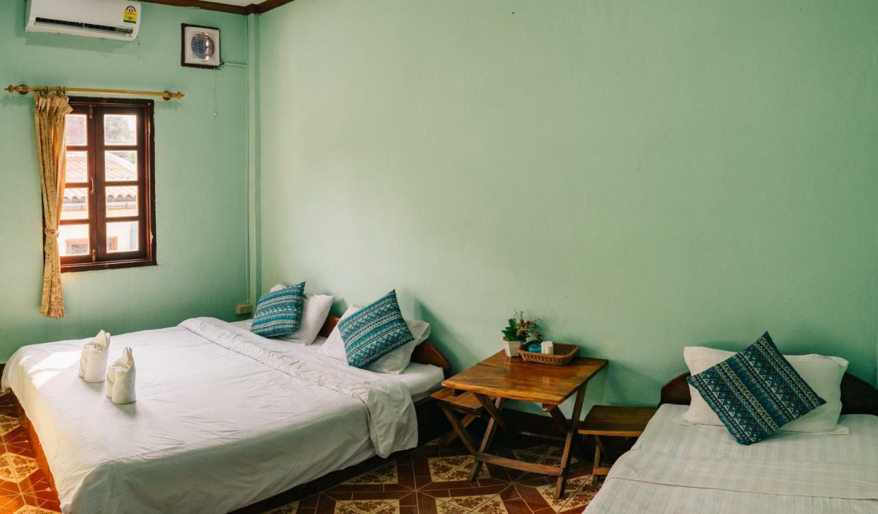 Mao Phasok Riverside Guesthouse Luang Prabang Exterior photo